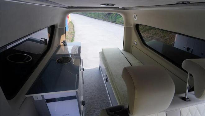 11月28亮相成都房车展小身材大空间澳门新葡京入口几万元的两层钓鱼神车(图4) 11月28亮相成都房车展小身材大空间澳门新葡京入口几万元的两层钓鱼神车(图4)