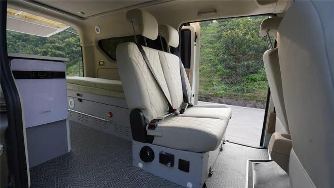 11月28亮相成都房车展小身材大空间澳门新葡京入口几万元的两层钓鱼神车(图2) 11月28亮相成都房车展小身材大空间澳门新葡京入口几万元的两层钓鱼神车(图2)