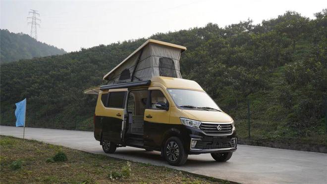 11月28亮相成都房车展小身材大空间澳门新葡京入口几万元的两层钓鱼神车(图1)