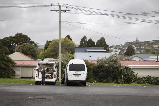 ！新西兰小镇居民崩溃新葡京有游客随地拉翔