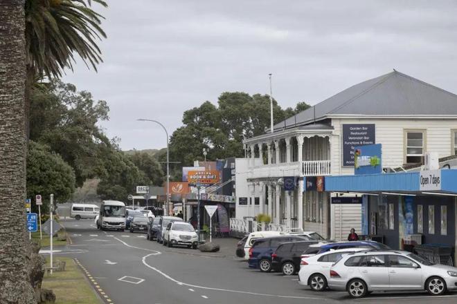 !新西兰小镇居民崩溃新葡京有游客随地拉翔(图4) !新西兰小镇居民崩溃新葡京有游客随地拉翔(图4)