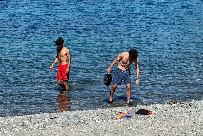 !新西兰小镇居民崩溃新葡京有游客随地拉翔(图2) !新西兰小镇居民崩溃新葡京有游客随地拉翔(图2)