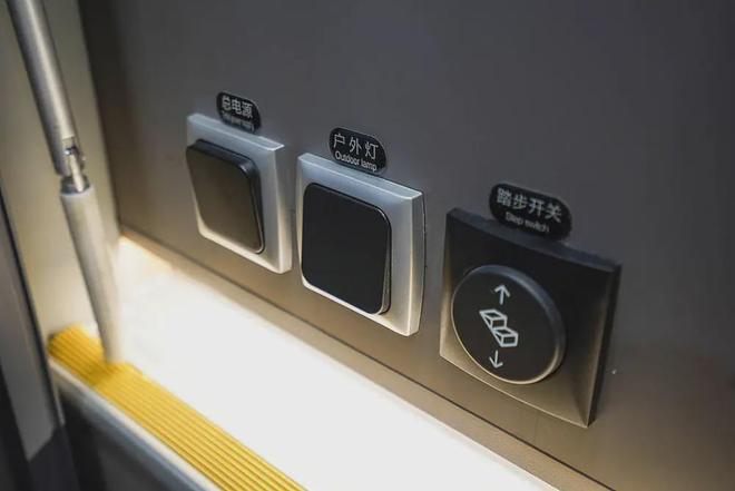 全时四驱!实拍大陆G450江淮重卡房车澳门新葡京app6人住宿+24度电+(图9) 全时四驱!实拍大陆G450江淮重卡房车澳门新葡京app6人住宿+24度电+(图9)