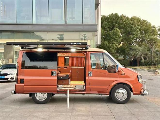 出新款式复古风款式外观真好看新葡京博彩江铃福顺宿营车又(图2) 出新款式复古风款式外观真好看新葡京博彩江铃福顺宿营车又(图2)