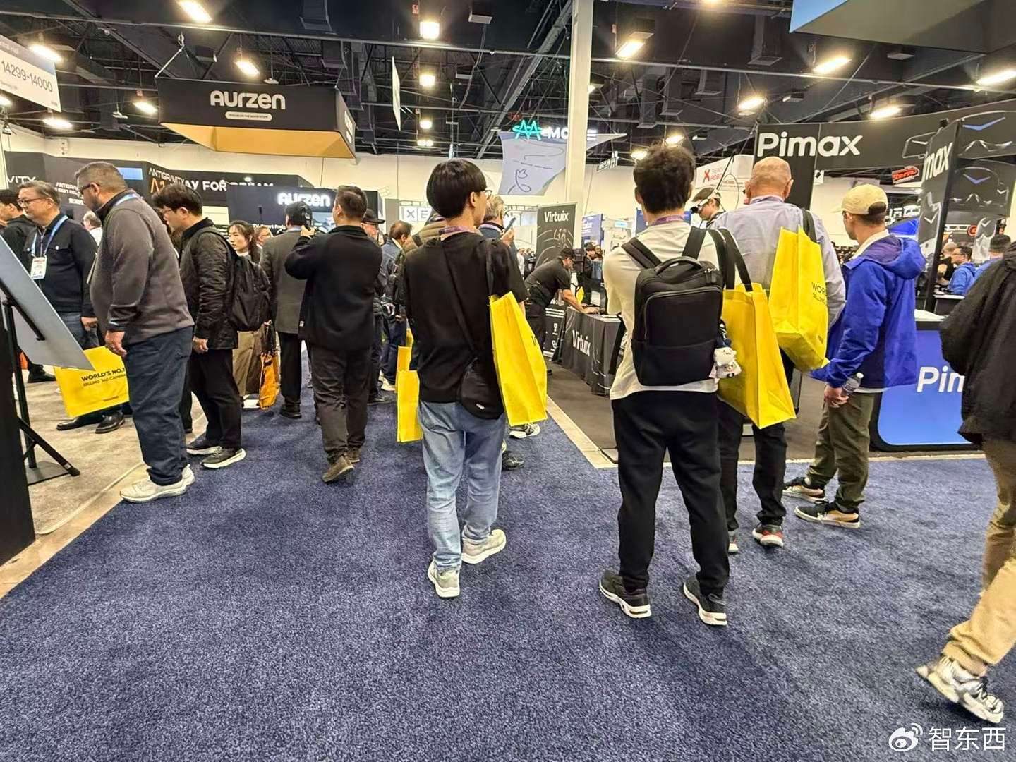 ：9大方向最火中企霸场机器人全明星乱斗澳门新葡京暴走2万步逛CES2026(图7)