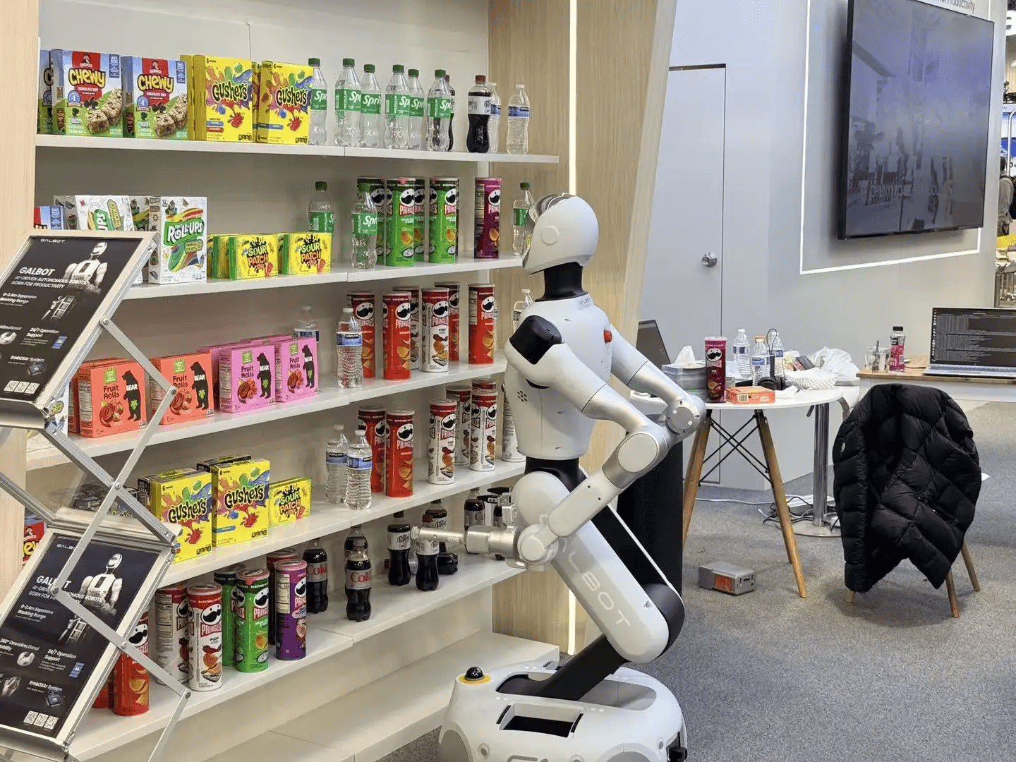 ：9大方向最火中企霸场机器人全明星乱斗澳门新葡京暴走2万步逛CES2026(图10)