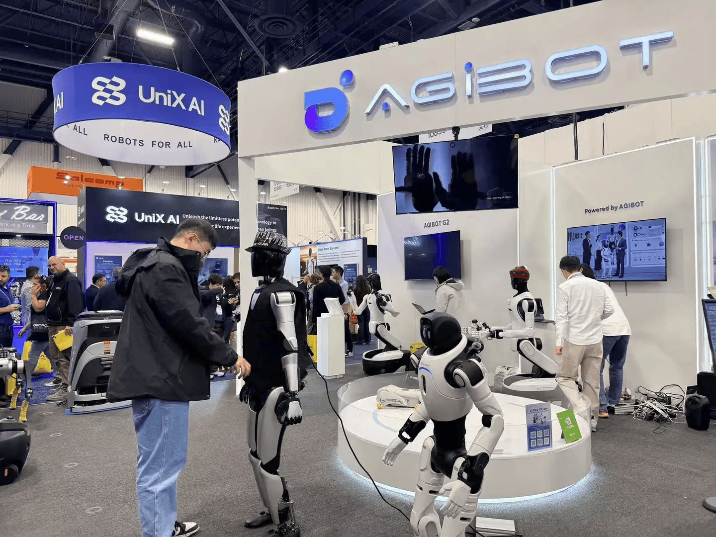 ：9大方向最火中企霸场机器人全明星乱斗澳门新葡京暴走2万步逛CES2026(图79)