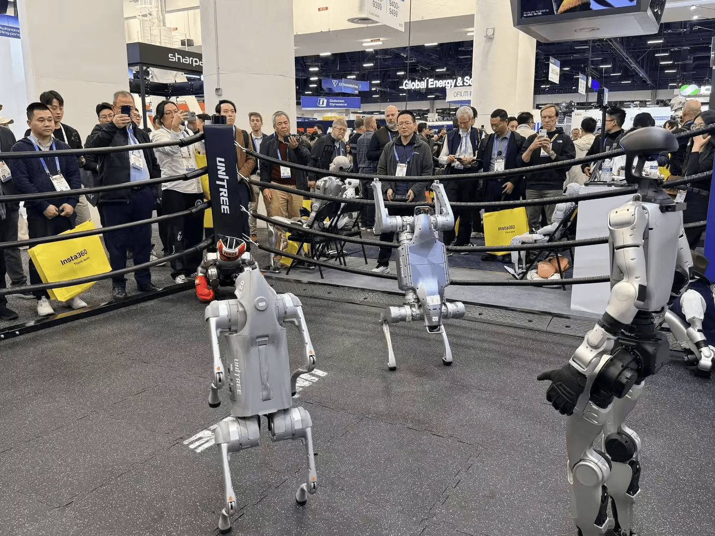 ：9大方向最火中企霸场机器人全明星乱斗澳门新葡京暴走2万步逛CES2026(图88)