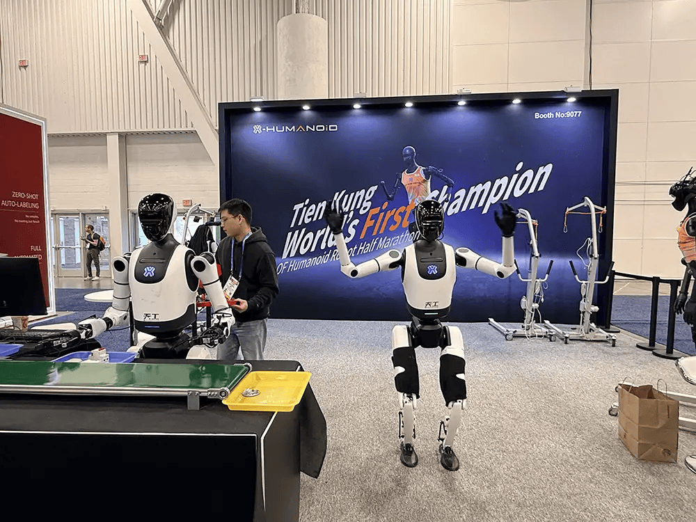 ：9大方向最火中企霸场机器人全明星乱斗澳门新葡京暴走2万步逛CES2026(图97)